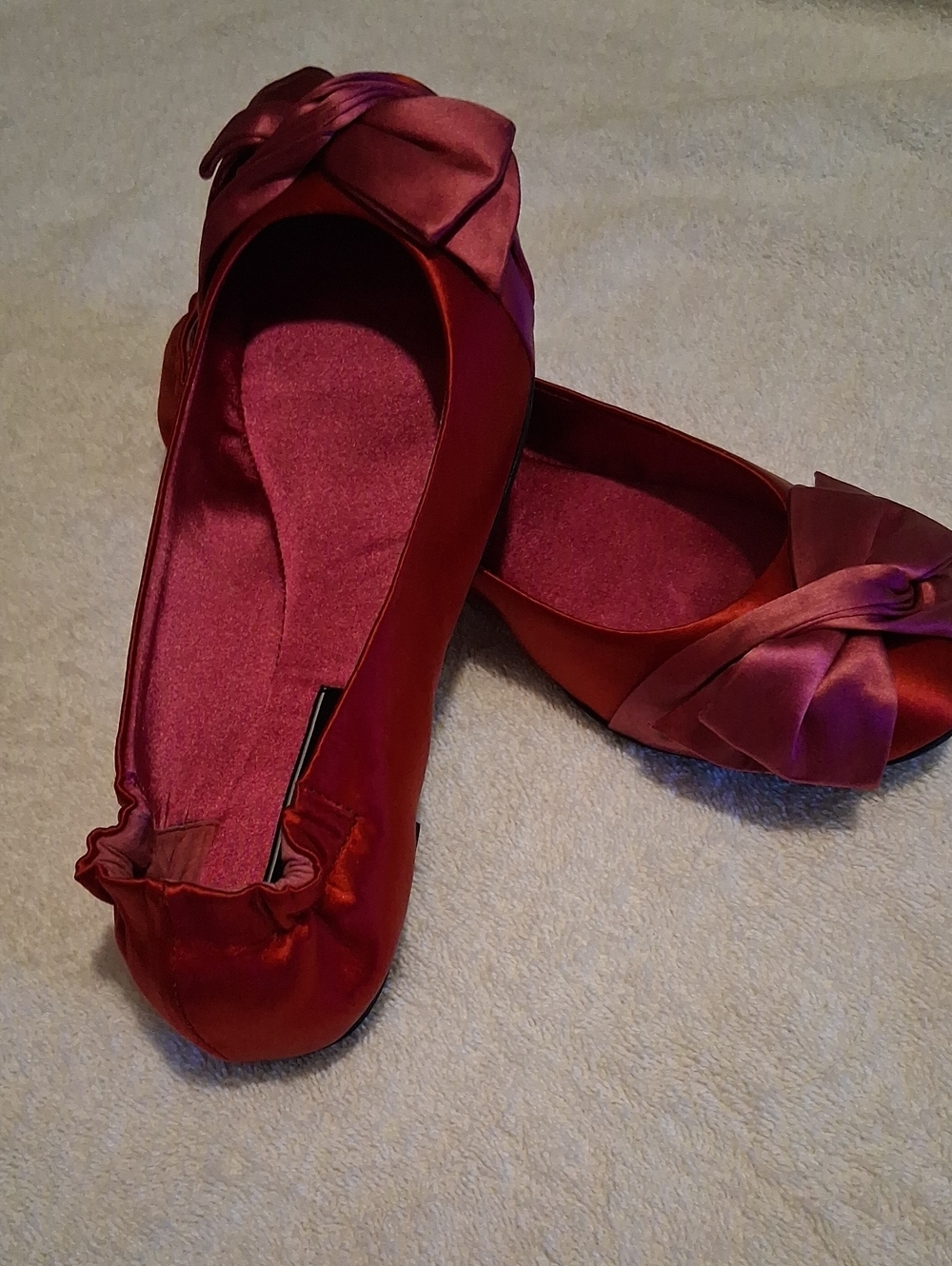 NEW Ann Taylor Satin Bow Ballet Flats in Burgundy wirh Pink Accent Bow